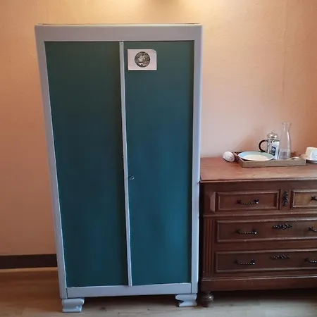 Quarto em Acomodações Particulares Agreable Petite A Cote Du Walibi Avec Grand Jardin Arbore Wavre